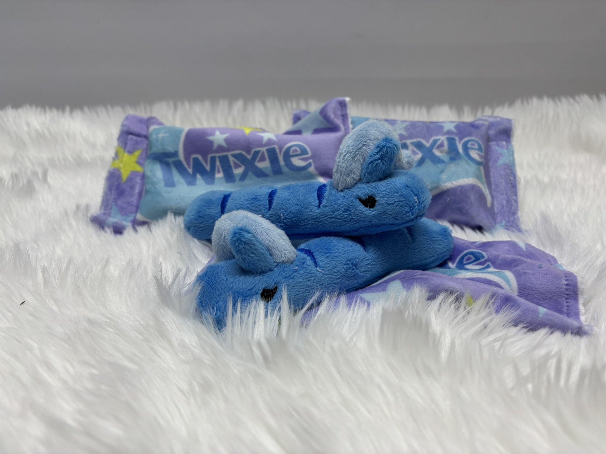 The left Twixi & the right Twixi.